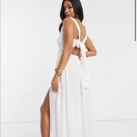 Tie back white dress - Picture 3 of 3